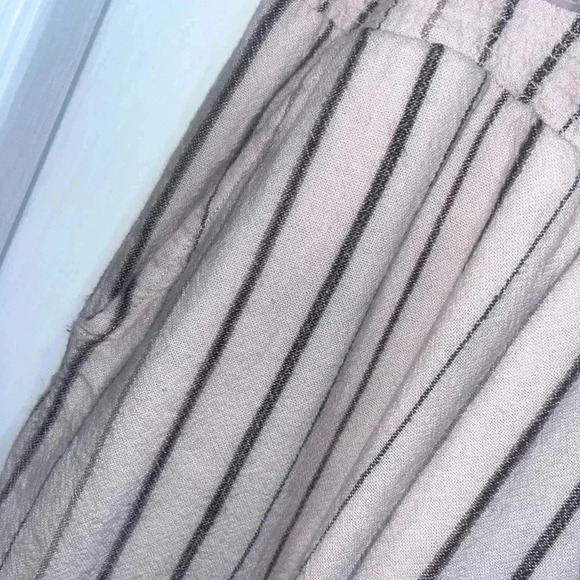 Maurice’s multi striped dressed wide leg pants-sz lg - Picture 3 of 4